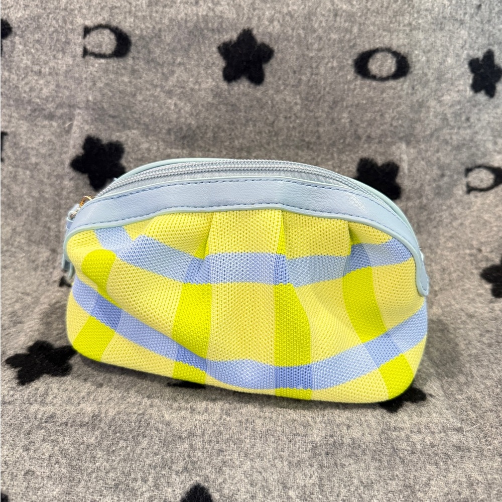 Neiman Marcus limited makeup bag